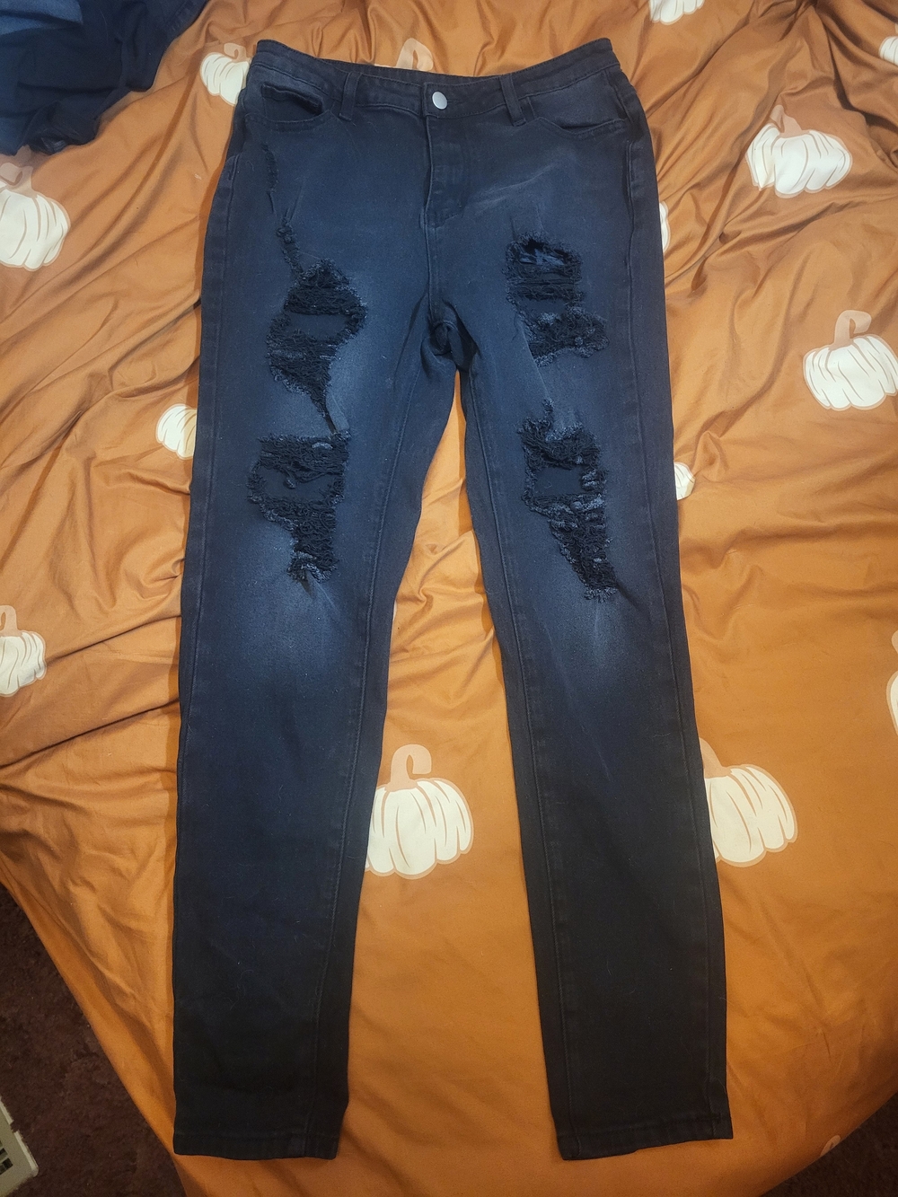 Women's Distressed Black Skinny Jeans